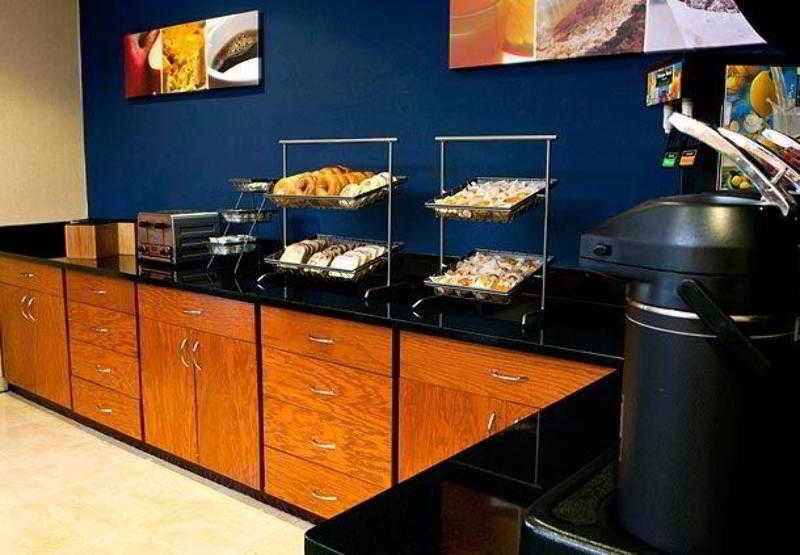 Fairfield Inn & Suites Lima Restaurant bilde